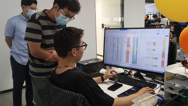 VI设计揭秘：品牌色与字体规范不可或缺